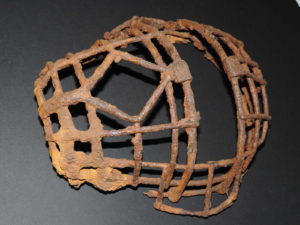 Vestiges of war: recipient's mask